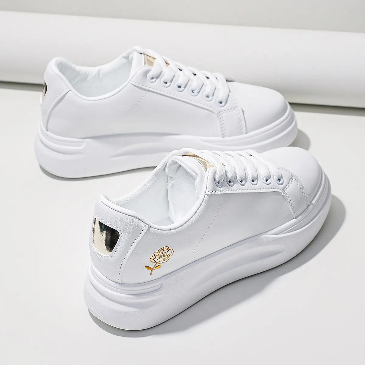 Women's Casual Sneakers White Metallic STYLE SOURCE